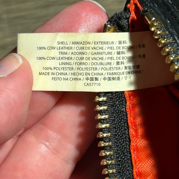 Small black Kate Spade wristlet - Picture 5 of 7